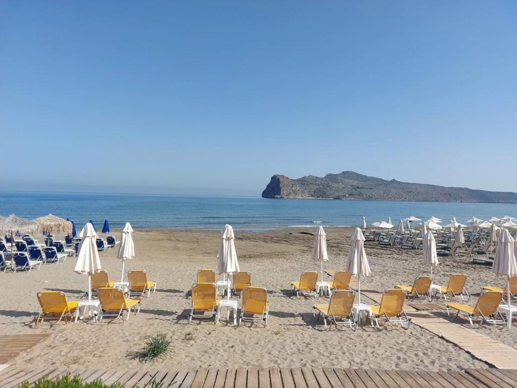 Ostrakon Suites
