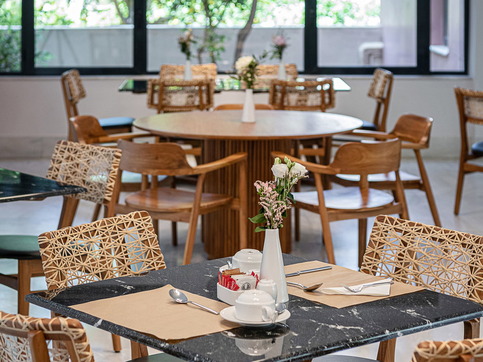 dal travel Avra City Hotel
