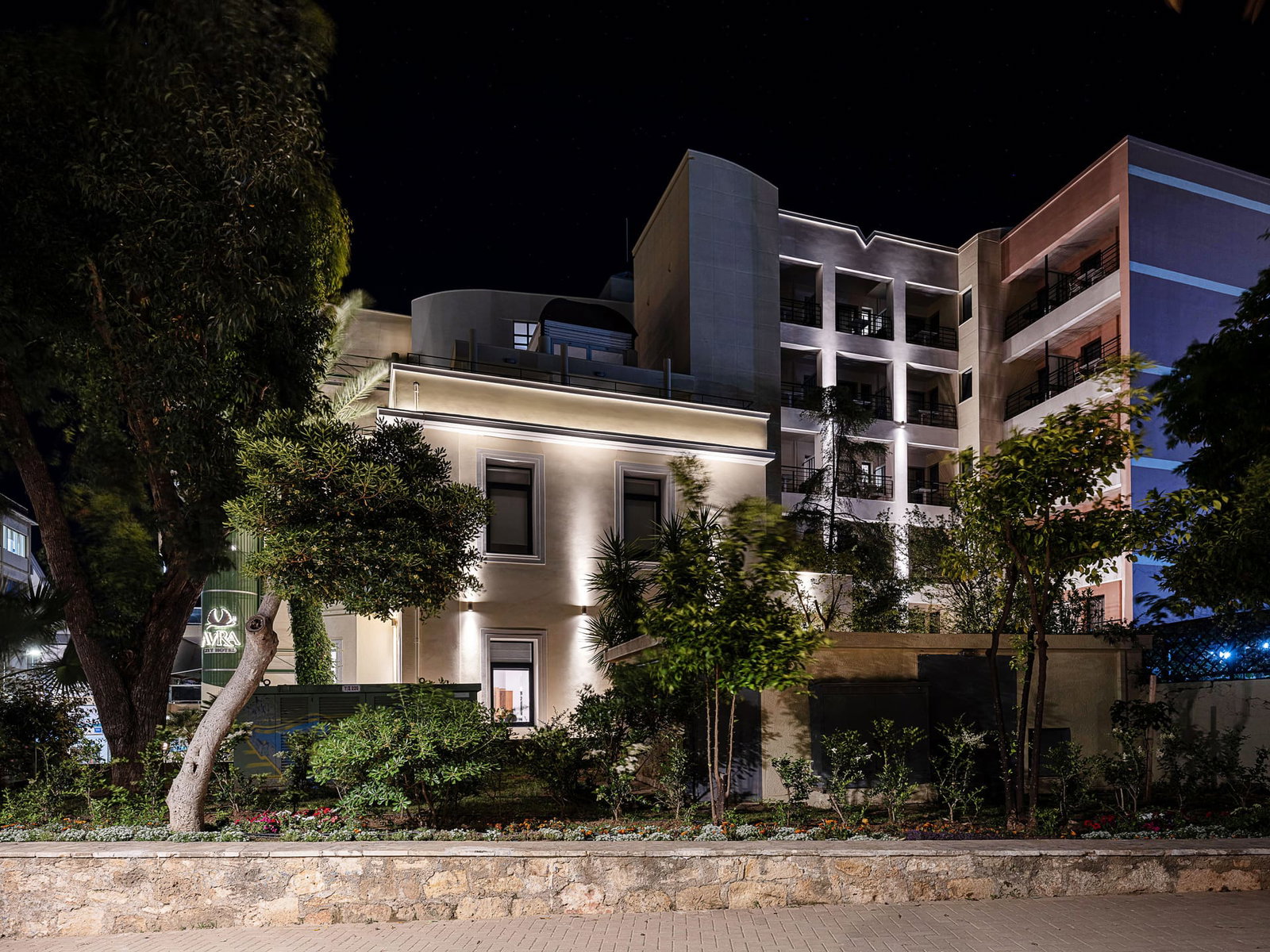dal travel Avra City Hotel