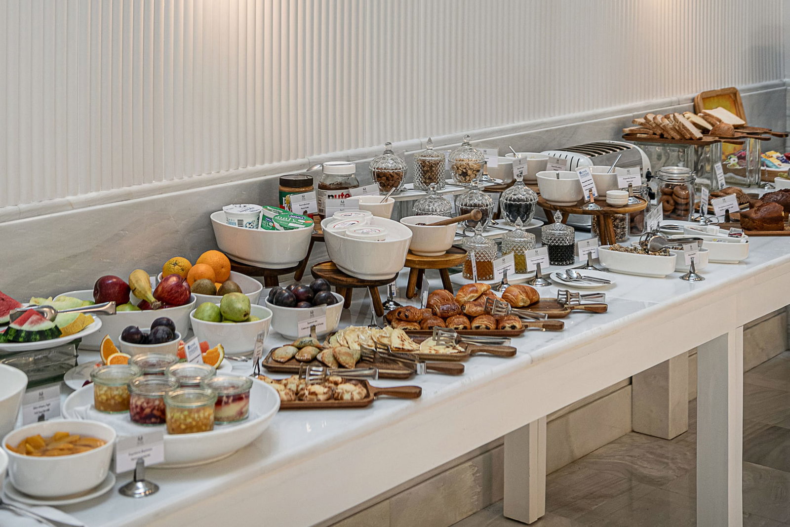 Avra City Hotel