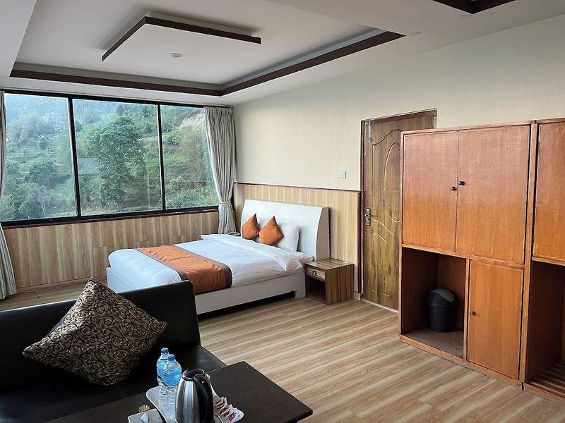 Hotel Ratna Giri Resort