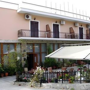 Sejur Zozas Rooms vacanta Kalampaka