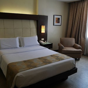 Hotel Circle Inn - Hotel & Suites cazare Bacolod