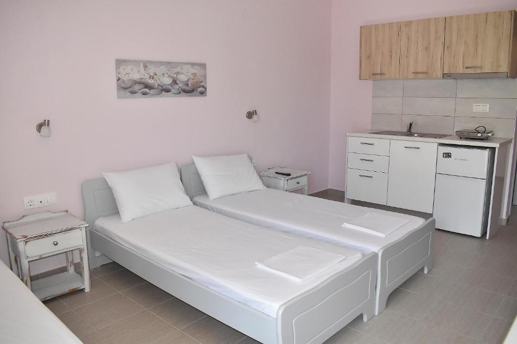 Hotel Giorgos-Fenia Apartments