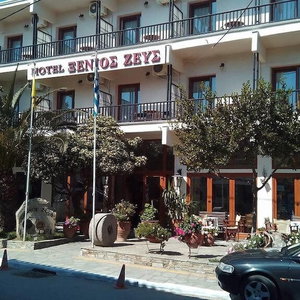 Hotel Xenios Zeus cazare Ouranoupolis