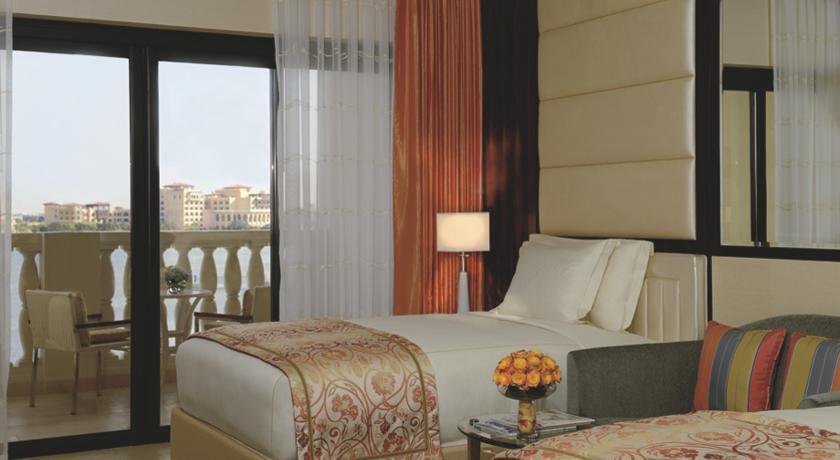 The Ritz-Carlton Abu Dhabi, Grand Canal