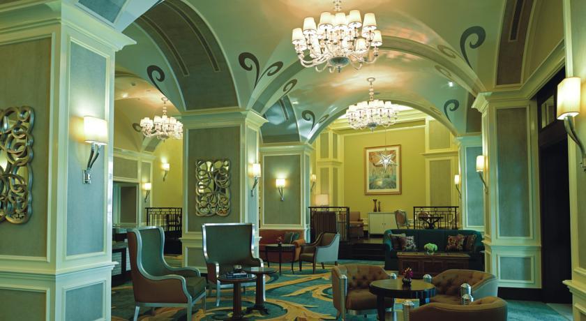 The Ritz-Carlton Abu Dhabi, Grand Canal