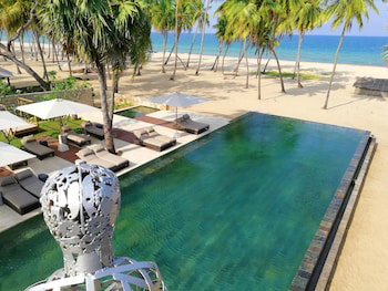 Hotel Karpaha Sands