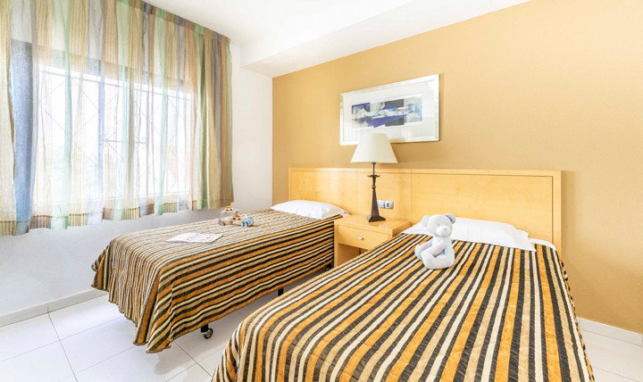dal travel Ona Hollywood Mirage