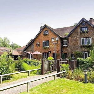 Hotel Premier Inn Gatwick Airport South London Road cazare Crawley