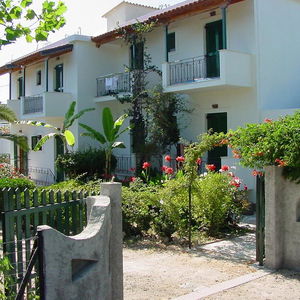 Hotel Kostas' Garden cazare Roda