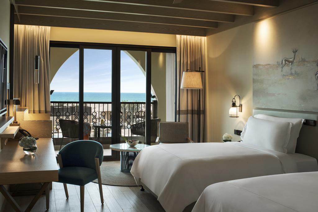 Saadiyat Rotana Resort And Villas