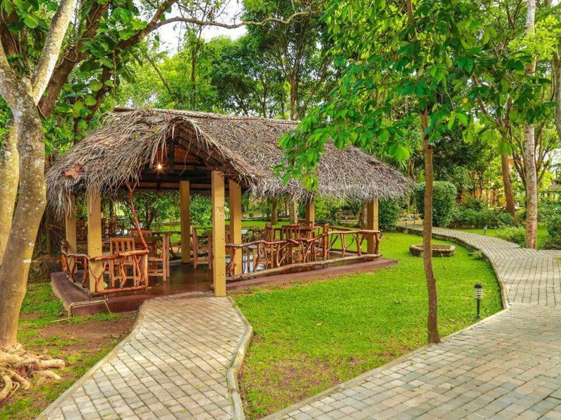 Hotel Pelwehera Village Resort