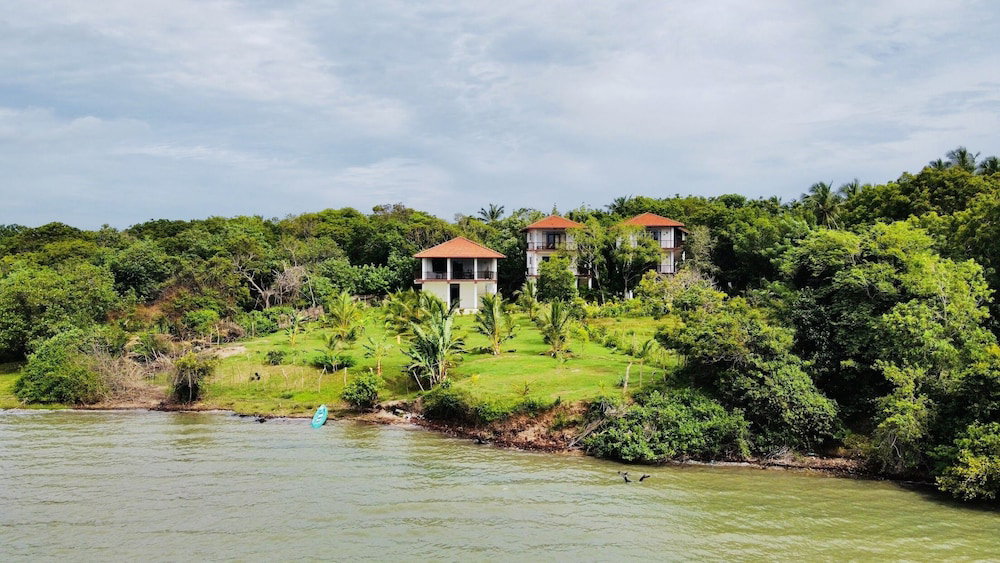 Hotel Ashansa Lagoon Resort