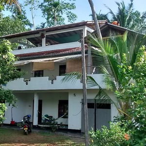 Hotel Jungleside House cazare Hikkaduwa