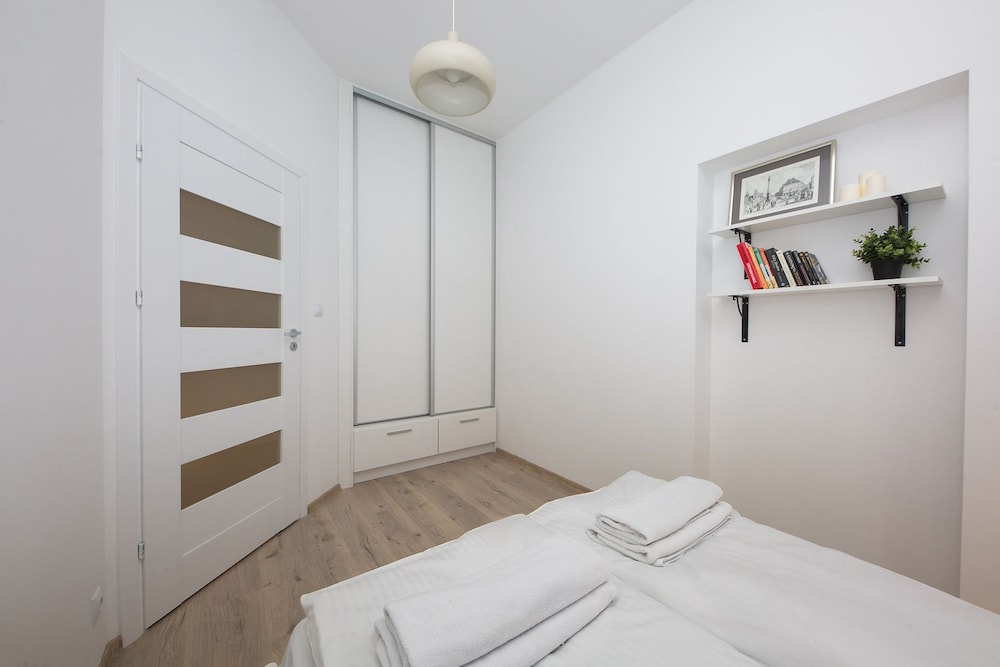 Hotel Shortstaypoland Srodkowa