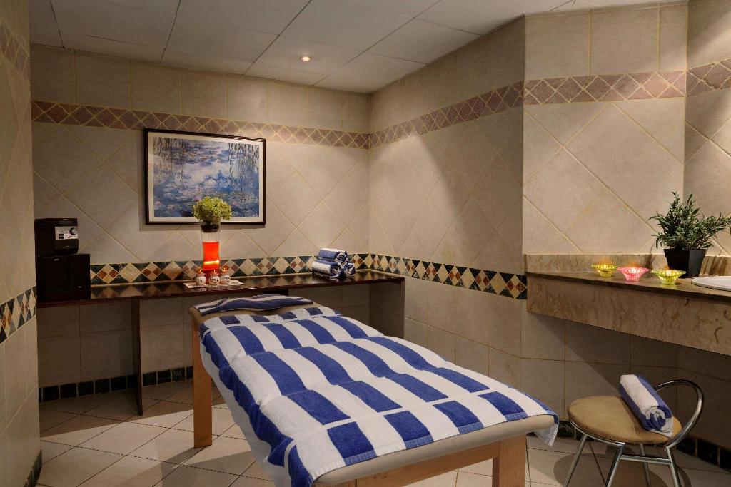 Hotel Ramada By Wyndham Continental Jeddah