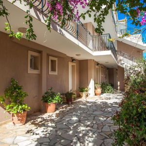 Hotel Agathaggelos Studios cazare Vlachata