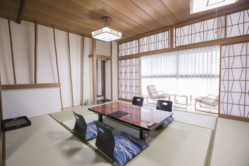 Atami Kinomiya No Yu Shogetsu