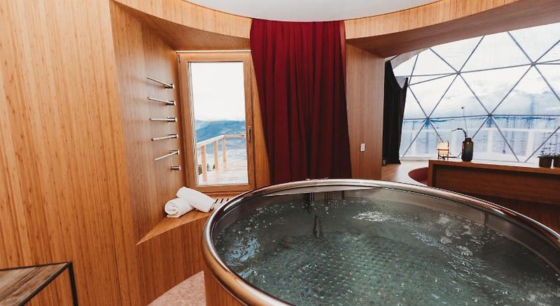 Hotel Whitepod Eco-Luxury Hotel