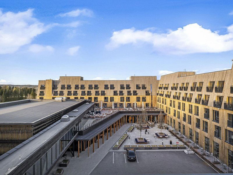 Hotel Lily Country Club