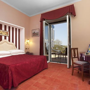 Hotel Prestige cazare British Columbia