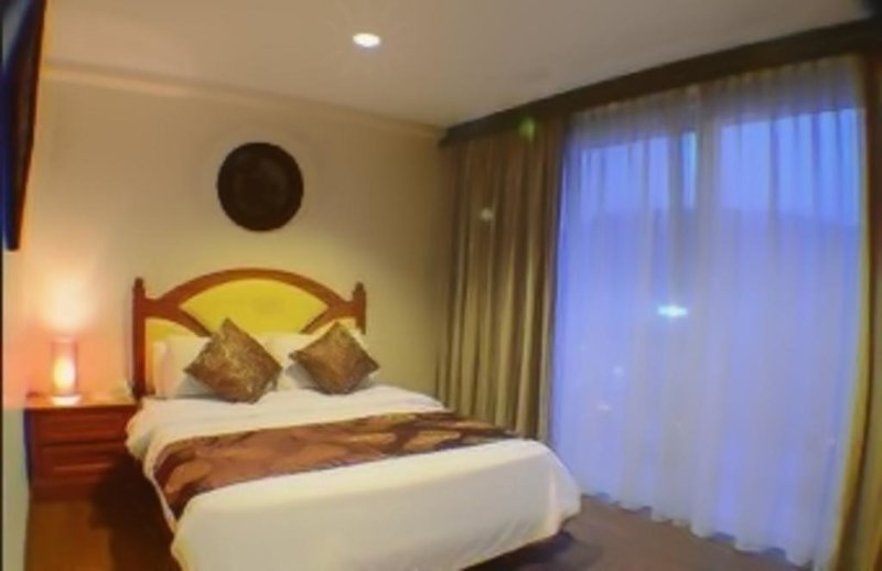 Hotel Century Pines Resort