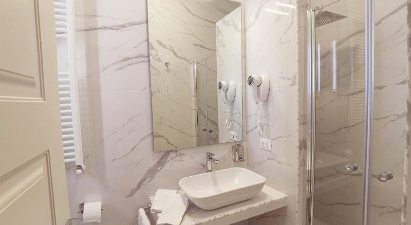 Hotel Flos Guest House