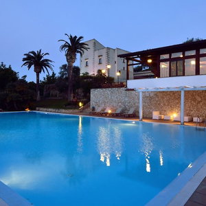 Hotel Masseria Torre Dei Preti cazare Peschici