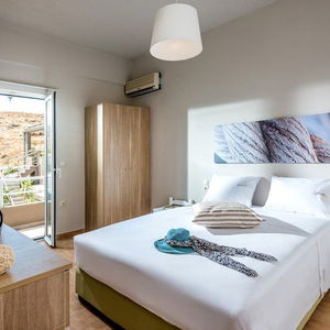 Hotel Anemos Suites cazare Karteros