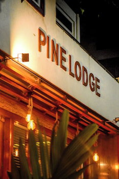 Hotel Pine Lodge