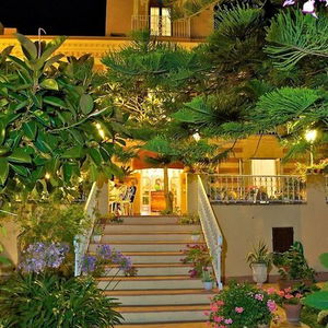 Hotel Villa Cheta cazare Maratea