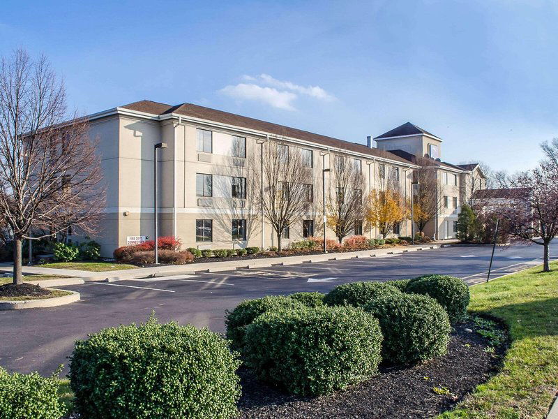 Hotel Sleep Inn & Suites