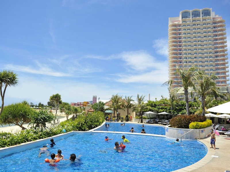 Hotel The Beach Tower Okinawa