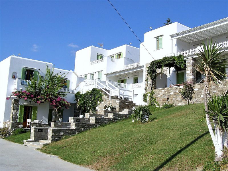 Hotel Elena Studios & Apartments