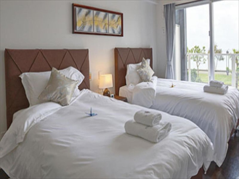Hotel Beach Front Tower Mihama