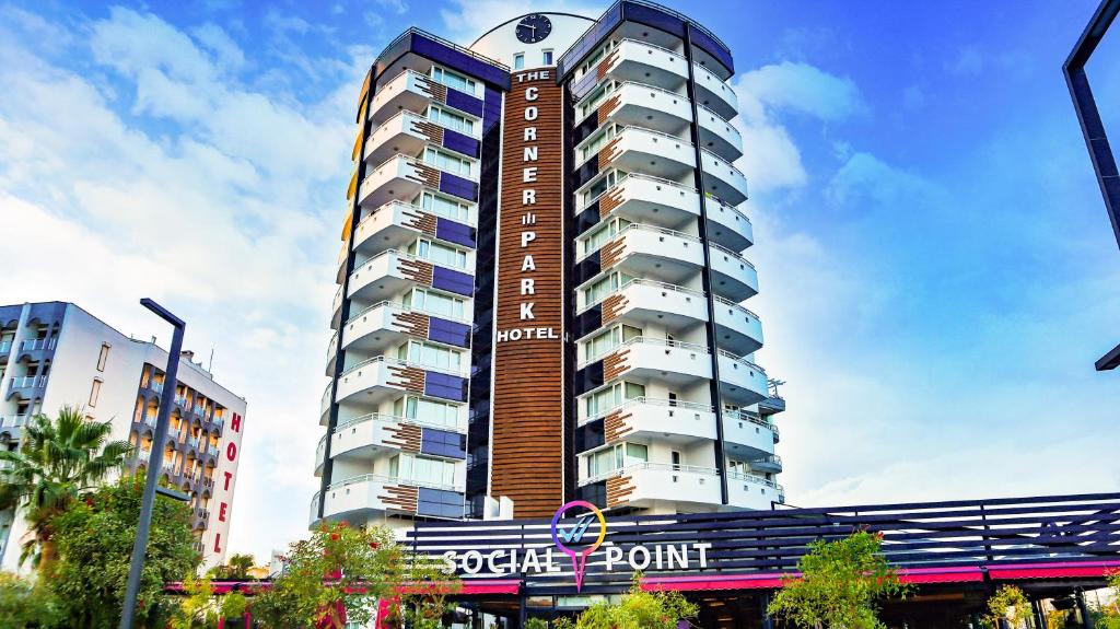 Hotel The Corner Park Hotel
