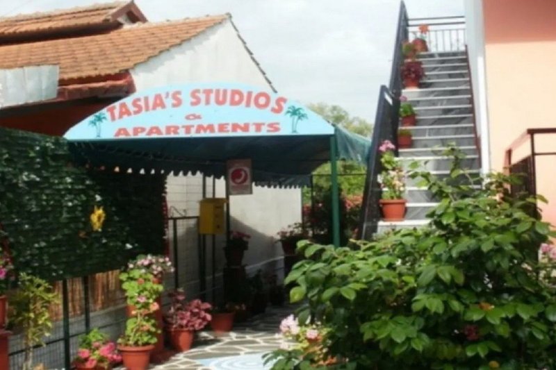 Hotel Tasia's Studios
