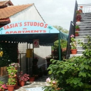 Hotel Tasia's Studios cazare Perivoli