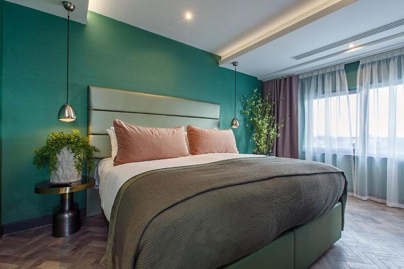 Hotel Waterfront Southport Hotel