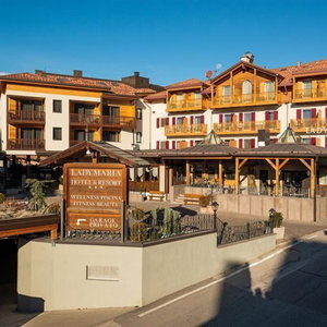 Hotel Lady Maria cazare Fondo