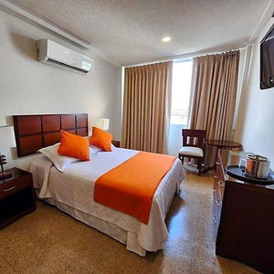 Hotel Naisoso Island Resort Villas cazare Nadi