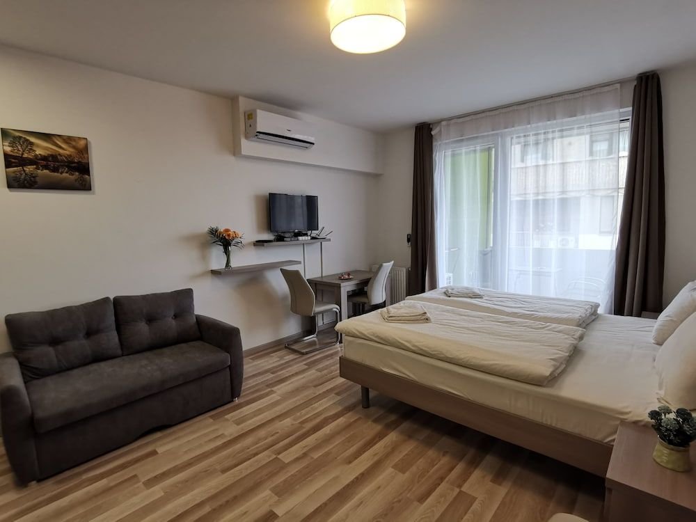 Hotel Corvin Holiday Apartments Hotel