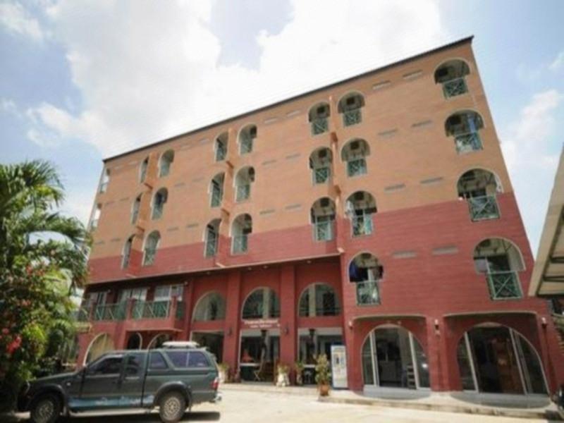 Hotel Baan Khun Mae Apartment