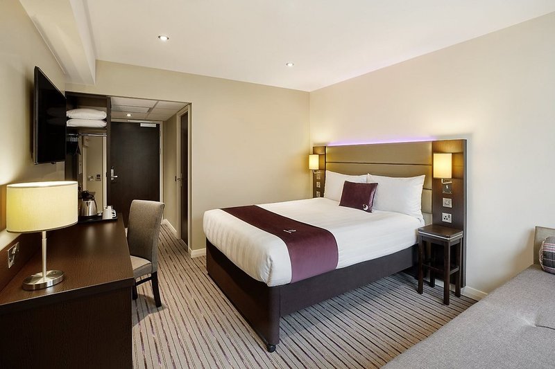 Premier Inn Livingston M8, Jct3