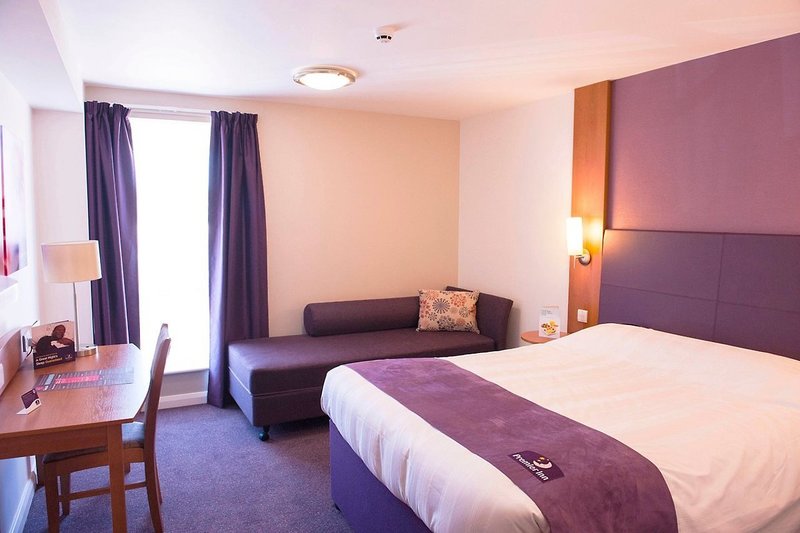 Premier Inn Livingston M8, Jct3