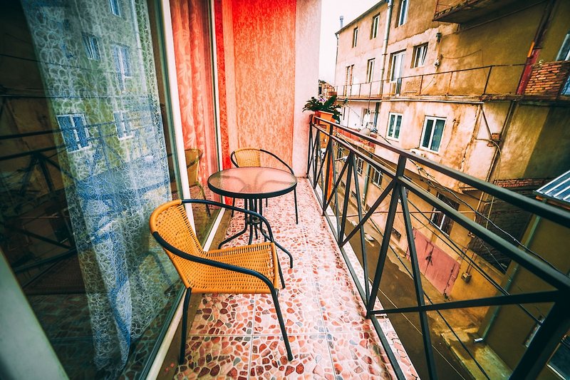 Qeroli Hotel