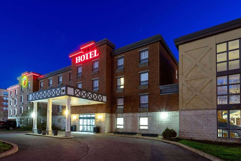 Hotel Super 8 By Wyndham Lachenaie/Terrebonne