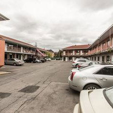 Hotel Falcon Motel cazare Brossard