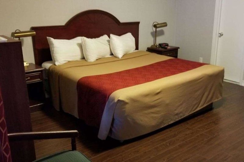 Hotel Baymont By Wyndham Montreal Airport